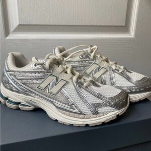 New Balance 1906r Men’s size 8.5, brand new never worn, still in box.